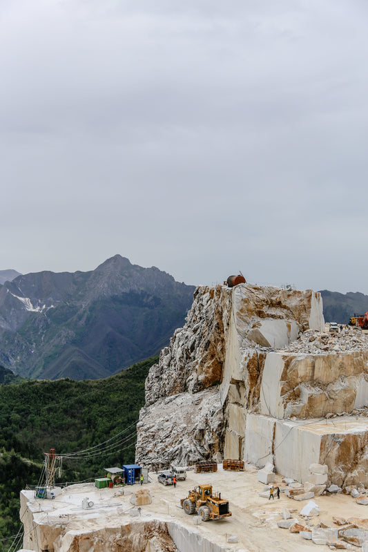 Natural Stone vs Engineered Stone: Why Marble Still Wins?