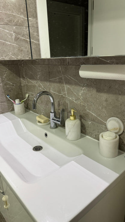 Aurora Marble bathroom set white
marble aurora toilet set